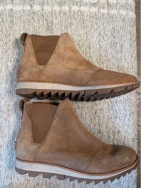 Sorel Women's Tan Suede Ankle Boots
